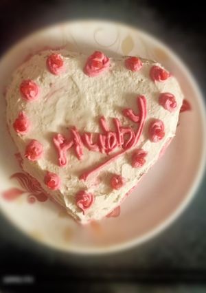 એગલેસ કેક (Eggless Cake Recipe In Gujarati) રેસીપી મુખ્ય ફોટો