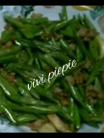 Langkah Mudah untuk Membikin Resep  Buncis cah daging sapi cincang yang Enak, Menggugah Selera