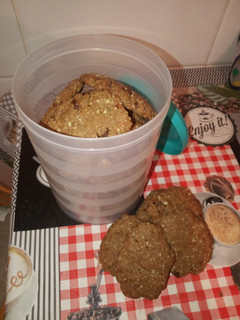 Una foto de Galletas de avena, cacao y pasas