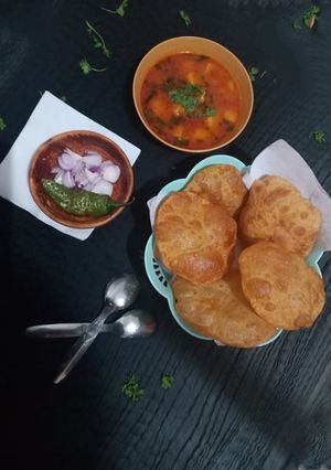 पूरी शाक (Puri shak recipe in Hindi) रेसिपी मुख्य फोटो