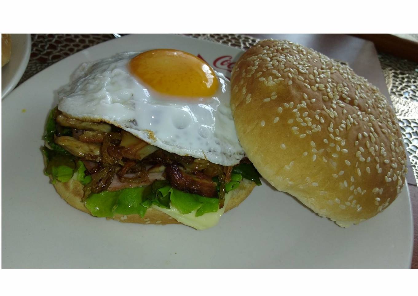 Hamburguesa De huevo con Pollo