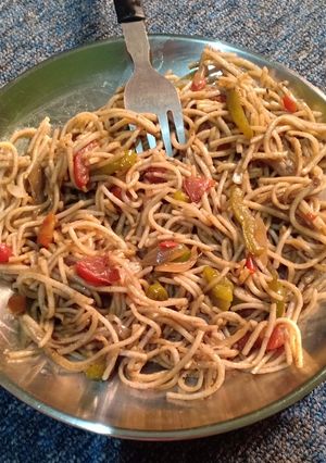 वेज नूडल्स (Veg noodles recipe in Hindi) रेसिपी मुख्य फोटो