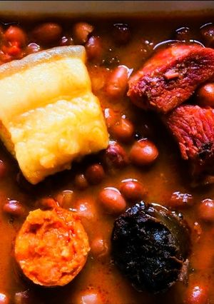Una foto de Guiso alubias pintas