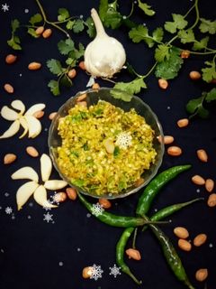 महाराष्ट्रीयन ठेचा चटनी(Maharashtrian thecha chutney recipe in Hindi) रेसिपी मुख्य फोटो