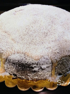 Una foto de 126.🎂Bizcocho de limón, naranja sanguina y ron.🍋🍊🥃