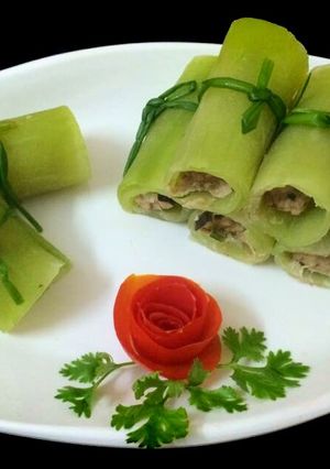 Hình của món Bí đao cuộn thịt hấp.