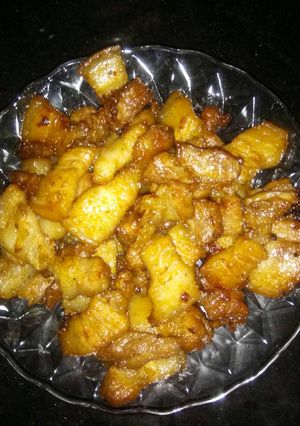 Hình của món Thịt ba chỉ rang cháy cạnh.