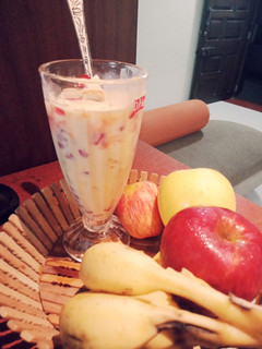 ફ્રૂટ કસ્ટર્ડ (Fruit Custard Recipe In Gujarati) રેસીપી મુખ્ય ફોટો