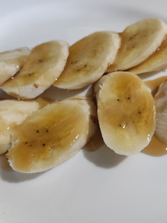 Una foto de Plátano fruta con sirope