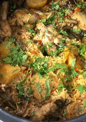 A picture of Chicken pulao.