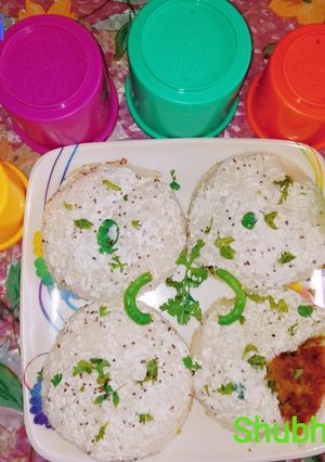 A picture of Bread Idli with yoghurt.