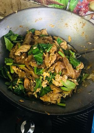 รูปของ ผัดซีอิ๊วไก่เส้นใหญ่