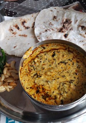 मेथीचे आळण (methi aalan recipe in marathi) रेसिपी चे मुख्य फोटो 