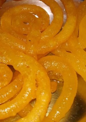 A picture of Instant kesar jalebi.