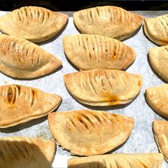 A picture of Baked meatpie.
