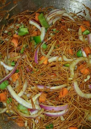 A picture of Fried spaghetti.