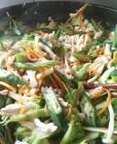 Ức gà xào rau củ