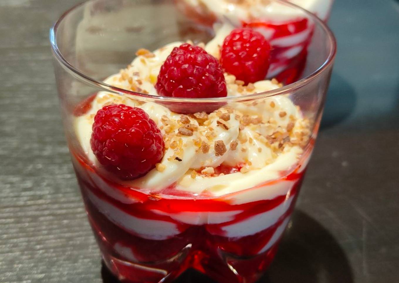 Verrines framboise et chocolat blanc