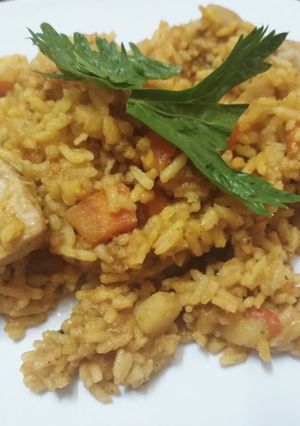 Una foto de Arroz con Pollo y curry