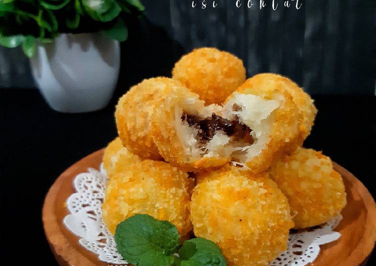 Resep: saat makan malamBola-bola Singkong isi Coklat