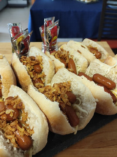 Una foto de Mini hot dogs