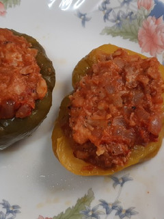 Una foto de Pimientos rellenos de legumbre y carne