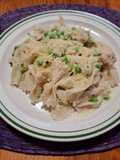 Pasta con pollo y chícharos