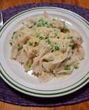 Pasta con pollo y chícharos
