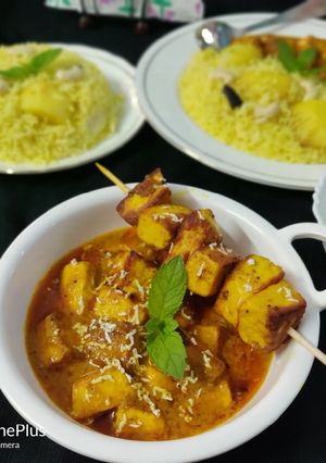 A picture of Paneer tikka masala.