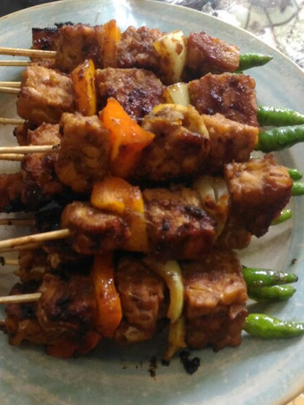 Langkah Mudah untuk Membuat Sate Tempe Kukus Pedas Istimewa