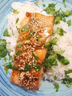 Una foto de Lomo de salmón estilo thai