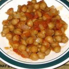 A picture of Cholay chaat.