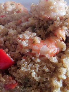 Una foto de Quinoa con langostinos🦐