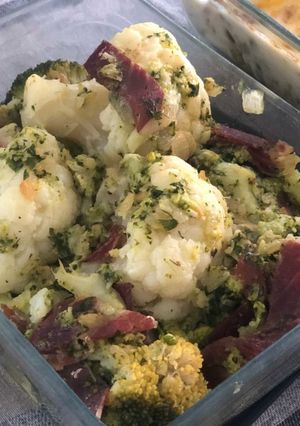 Una foto de Brócoli y coliflor salteados