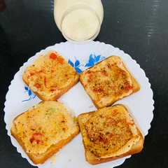 रवा टोस्ट 🥪🥪🥪🥪🥪🥪🍞🍞🍞🍞🍞🍞 रेसिपी मुख्य फोटो