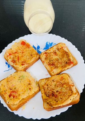 रवा टोस्ट 🥪🥪🥪🥪🥪🥪🍞🍞🍞🍞🍞🍞 रेसिपी मुख्य फोटो