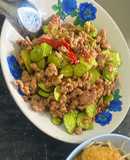 ผัดสะตอหมูสับ