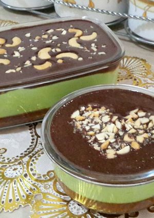 Foto resep BROWKAT lumer (brownies + avocado mousse + chocolate ganache) no mixer #BrowniesAlpukat