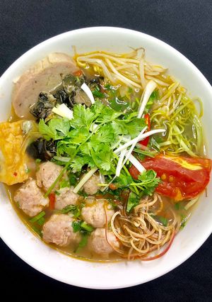 Hình của món Bún mọc ốc keto (bữa trưa).