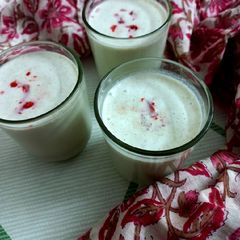 A picture of Khus Thandai (milkshake).
