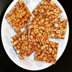 Jaggery peanut chikki A picture of Jaggery peanut chikki.
