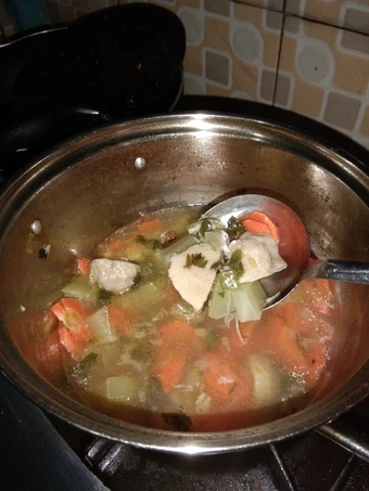 Cara Mudah Membikin Resep Soup wortel pentol labu siam yang Lezat Anti Ribet, Uenak Banget