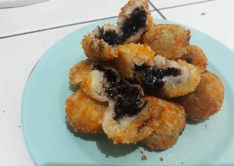 Bola bola ubi isi coklat lumer