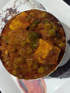 मटर पनीर (matar paneer recipe in Hindi) रेसिपी मुख्य फोटो