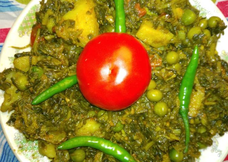 Recipe of Homemade Aloo palak or bathura ki mixed sabji