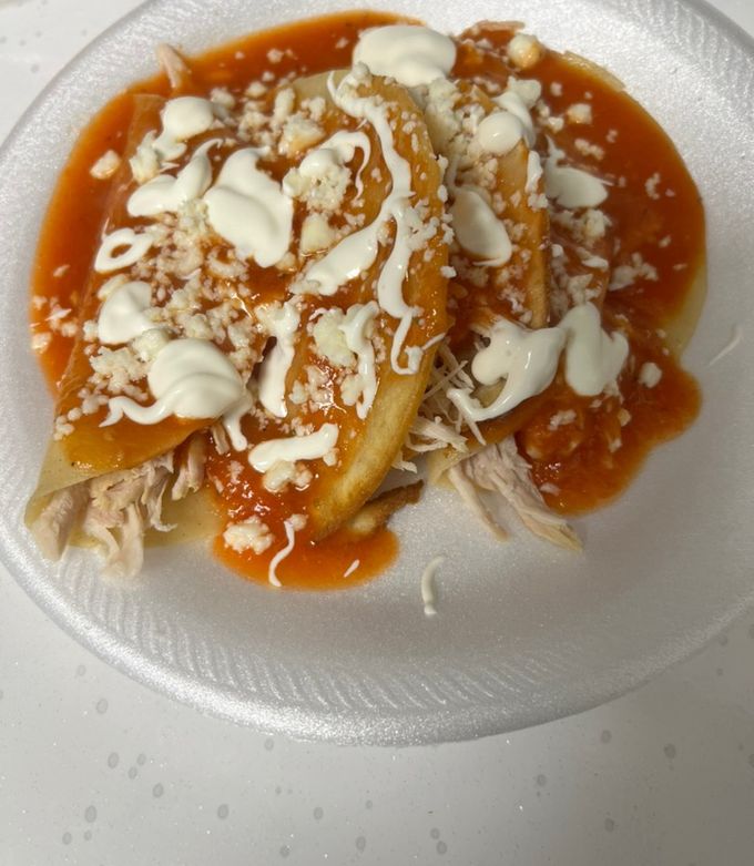 Una foto de Entomatadas de pollo fáciles😊