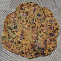 A picture of Methi na Dhebra.