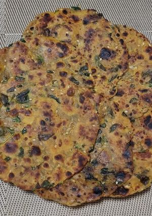 A picture of Methi na Dhebra.