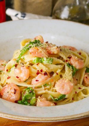 Una foto de Fetuccini con camarones 🍜