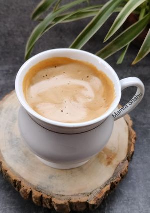 झागदार हॉट कॉफी (Hot coffee recipe in Hindi) रेसिपी मुख्य फोटो